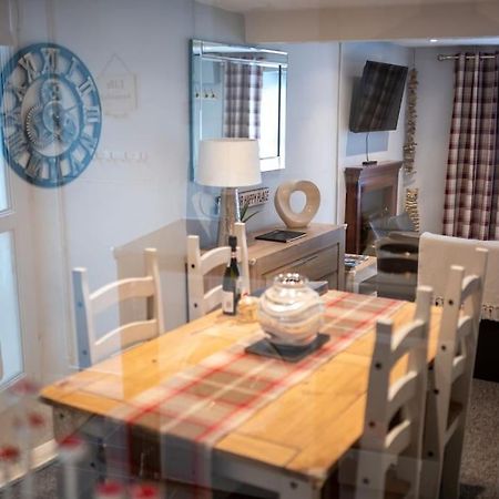 Вилла 2 Bed Sleeps 4 Central Haverfordwest Town House Экстерьер фото