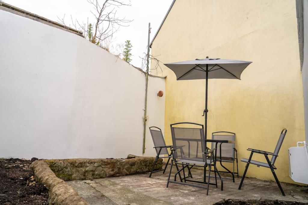 Вилла 2 Bed Sleeps 4 Central Haverfordwest Town House Экстерьер фото